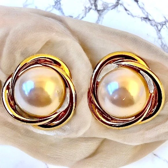 Richelieu LOVE KNOT CLIP Earrrings Vintage 80's Gold-tone Large Pearl - Picture 9 of 9